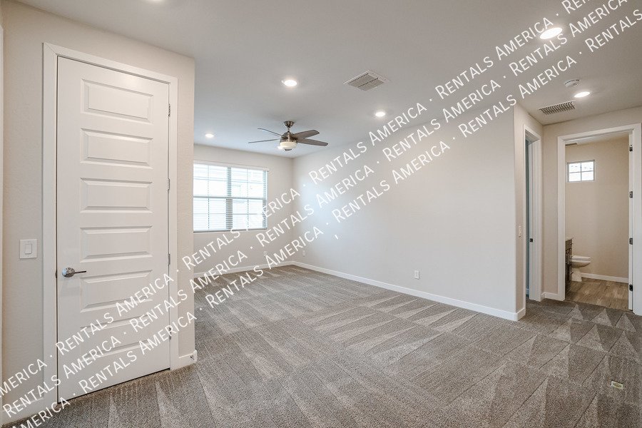 Gorgeous home in a great neighborhood property image