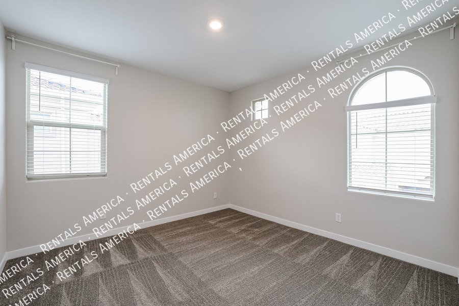 Gorgeous home in a great neighborhood property image