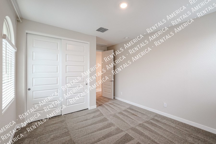 Gorgeous home in a great neighborhood property image