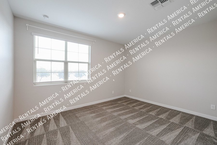 Gorgeous home in a great neighborhood property image