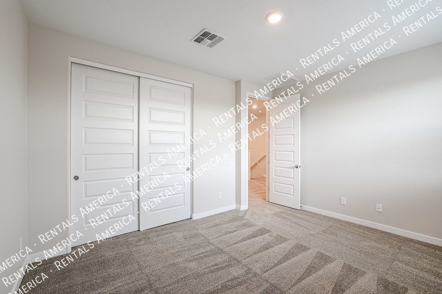 Gorgeous home in a great neighborhood property image