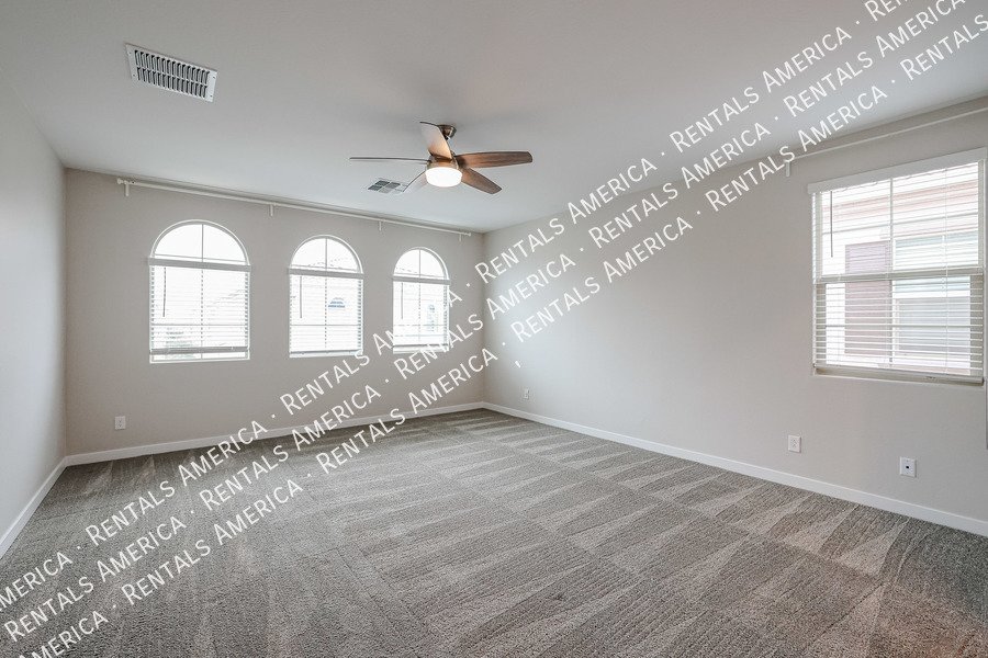 Gorgeous home in a great neighborhood property image