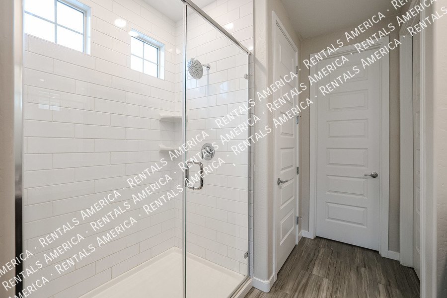 Gorgeous home in a great neighborhood property image