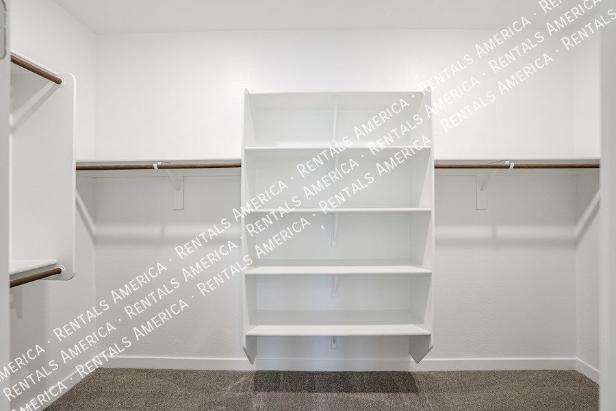 Gorgeous home in a great neighborhood property image