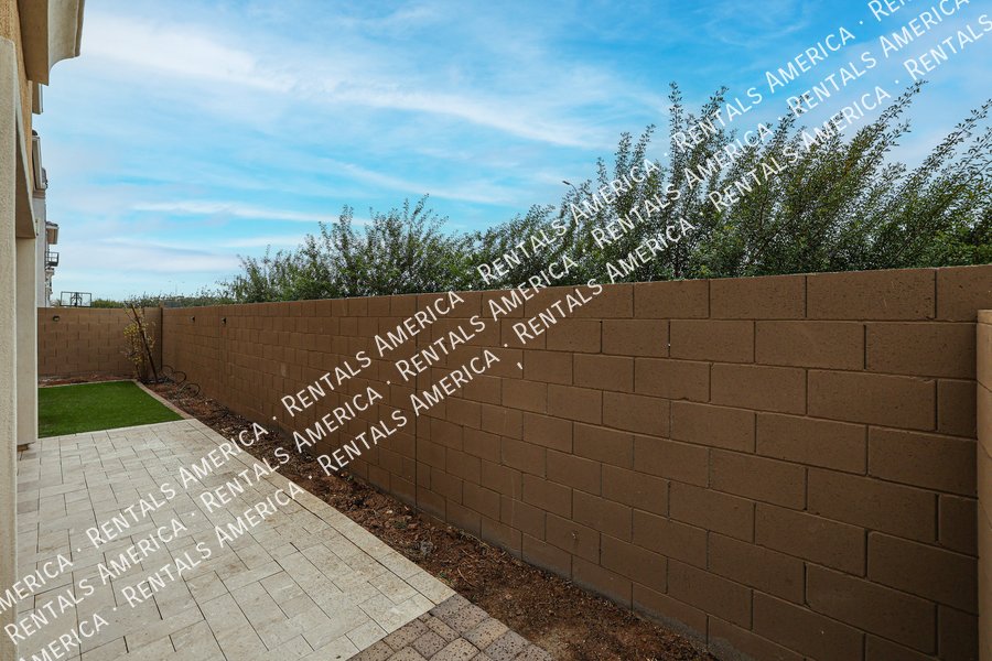 Gorgeous home in a great neighborhood property image