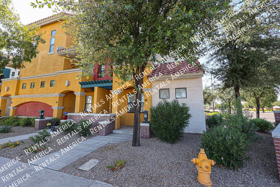 Charming Townhome in Downtown Chandler! property image