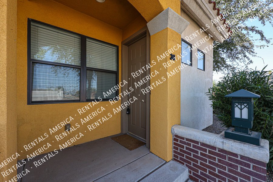 Charming Townhome in Downtown Chandler! property image
