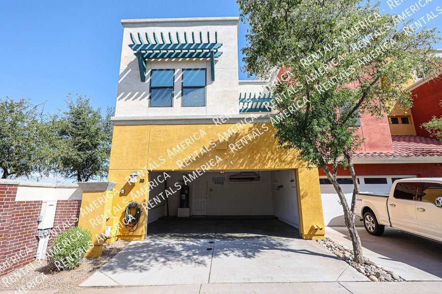 Charming Townhome in Downtown Chandler! property image