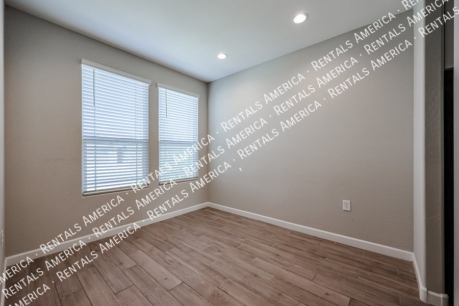 Available! 3 bed/2 bath in Lucero at Estrella Mountains property image