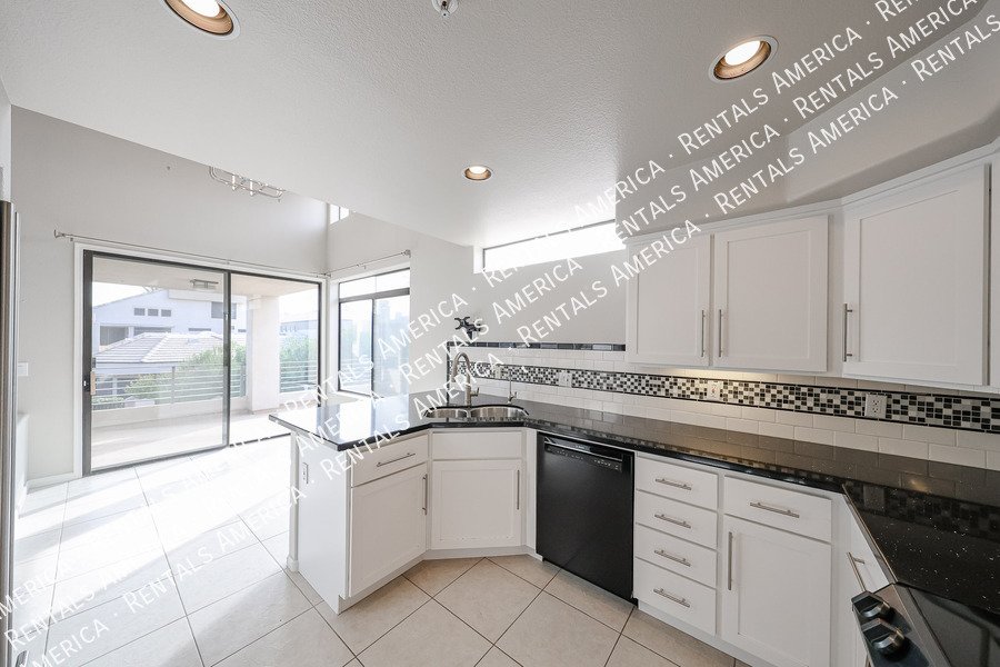 Stunning Scottsdale Condo property image