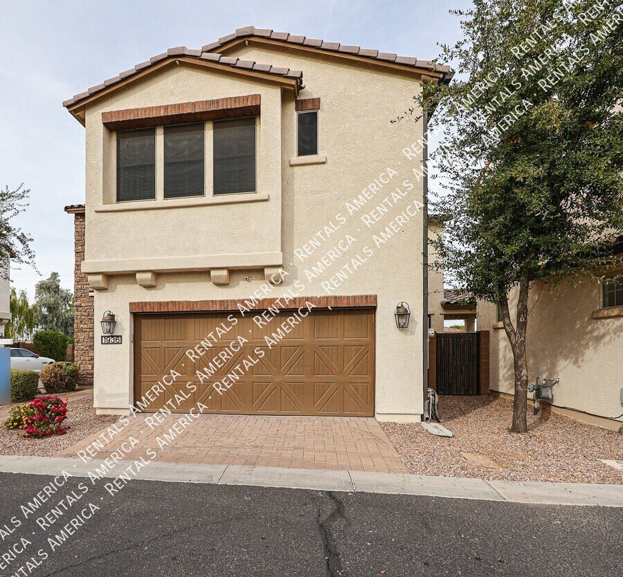 Available! Chandler 3 bed + Loft, 2.5 bath property image