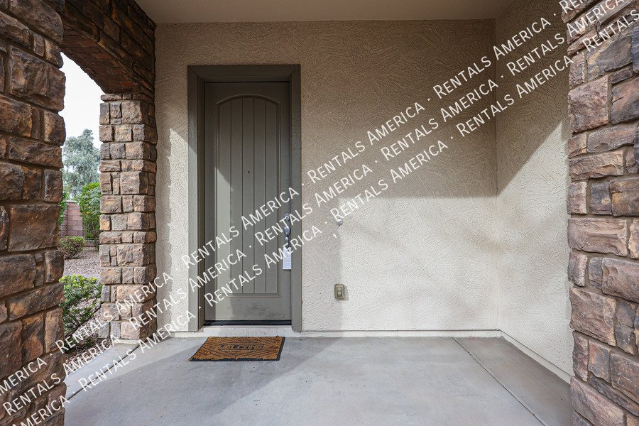 Available! Chandler 3 bed + Loft, 2.5 bath property image