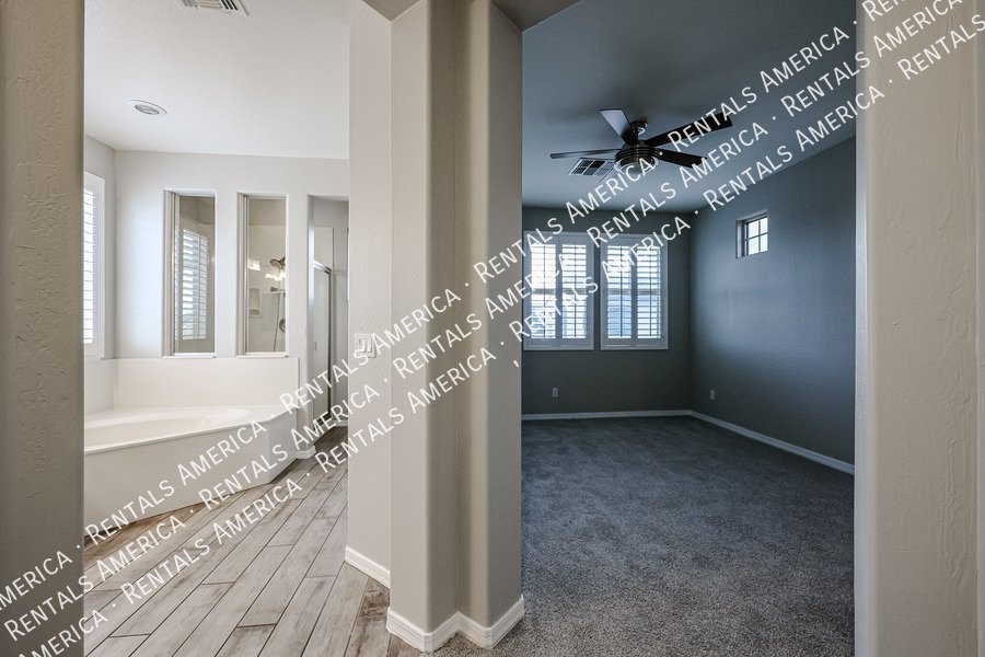 Available! Chandler 3 bed + Loft, 2.5 bath property image