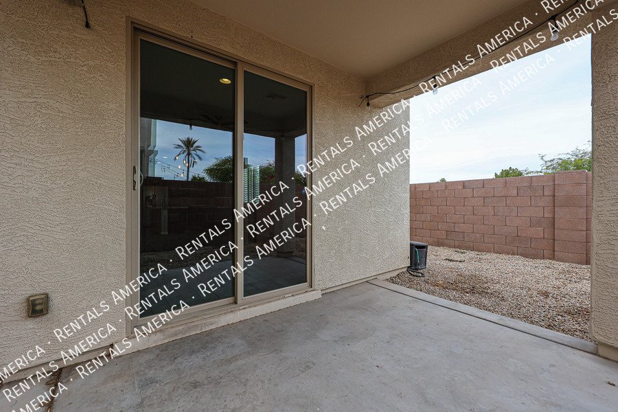 Available! Chandler 3 bed + Loft, 2.5 bath property image