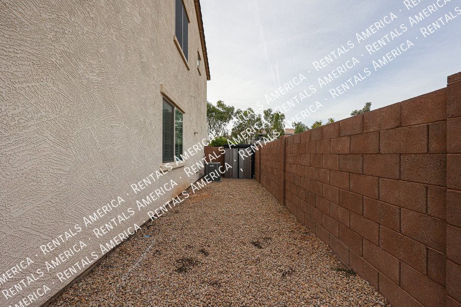 Available! Chandler 3 bed + Loft, 2.5 bath property image