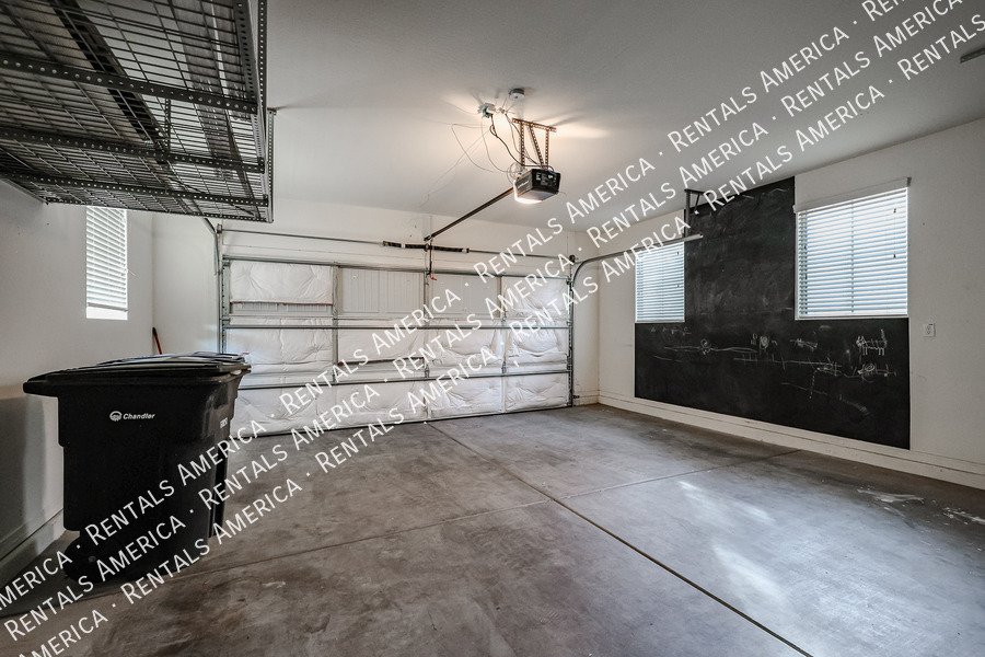 Available! Chandler 3 bed + Loft, 2.5 bath property image