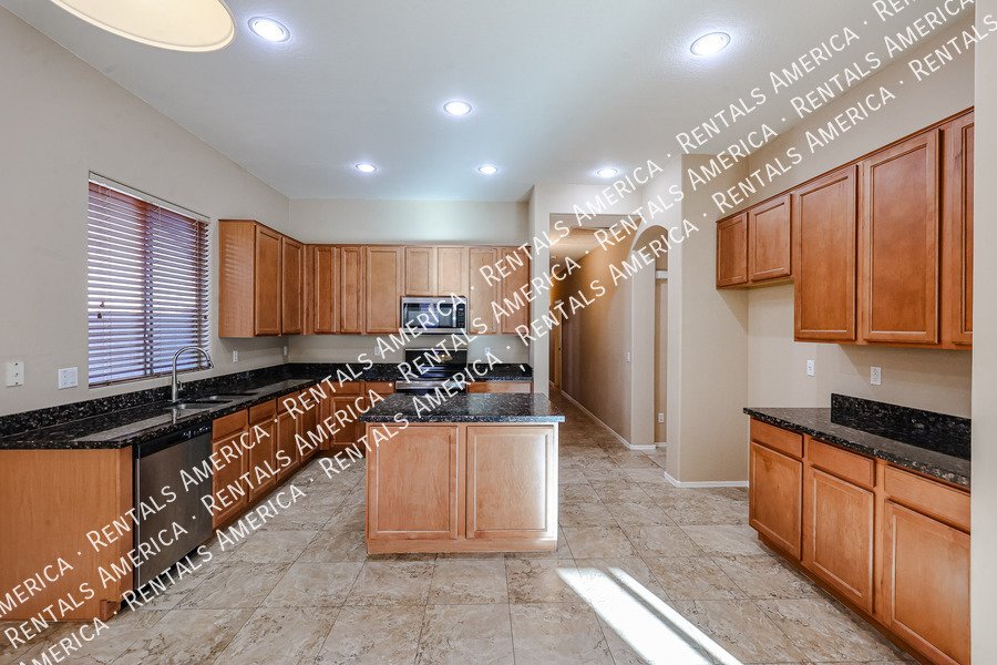 8351 W Rosewood Ln property image