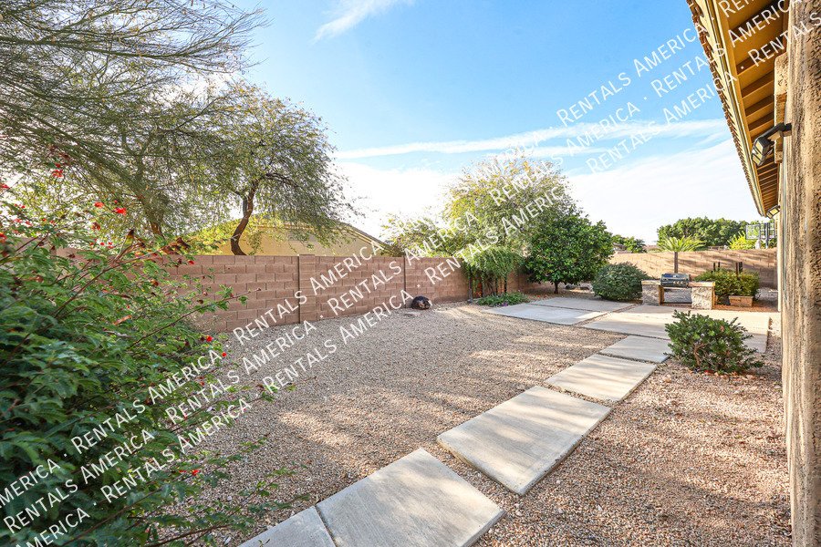 8351 W Rosewood Ln property image