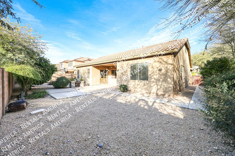 8351 W Rosewood Ln property image