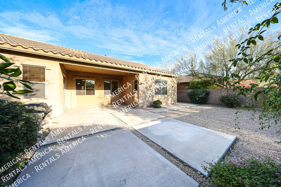 8351 W Rosewood Ln property image