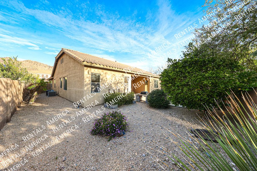 8351 W Rosewood Ln property image