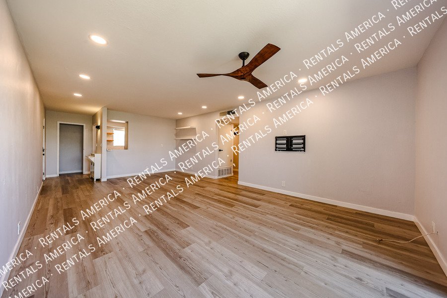 4630 N 68th St property image