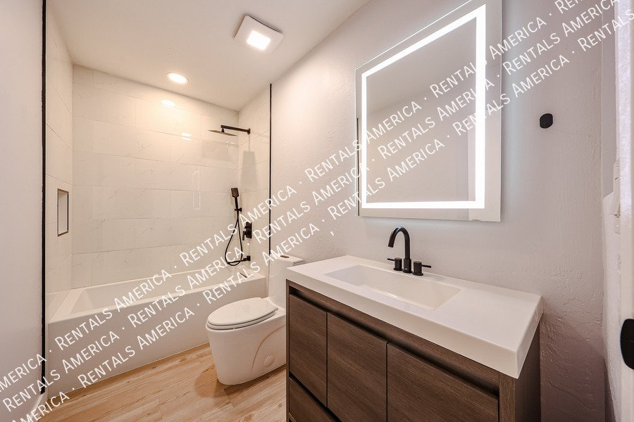 4630 N 68th St property image