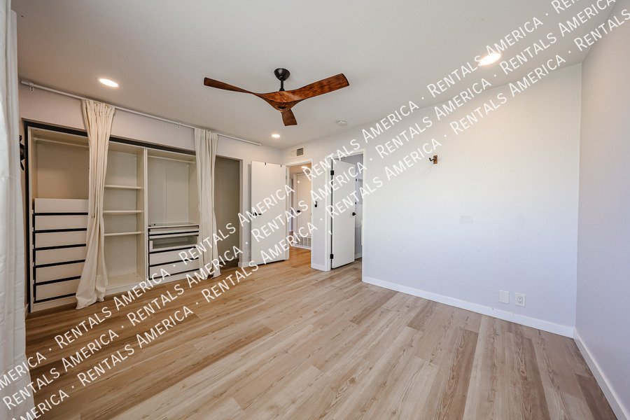 4630 N 68th St property image