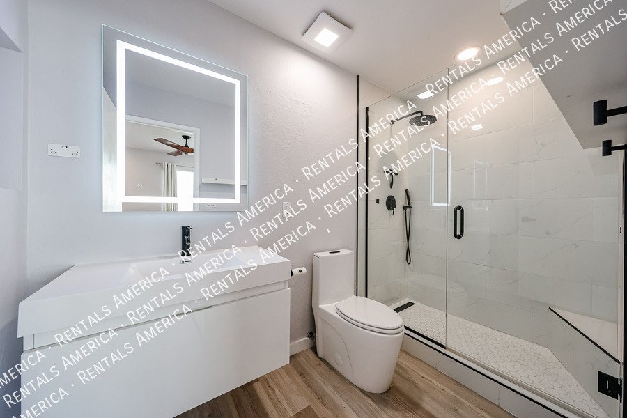 4630 N 68th St property image