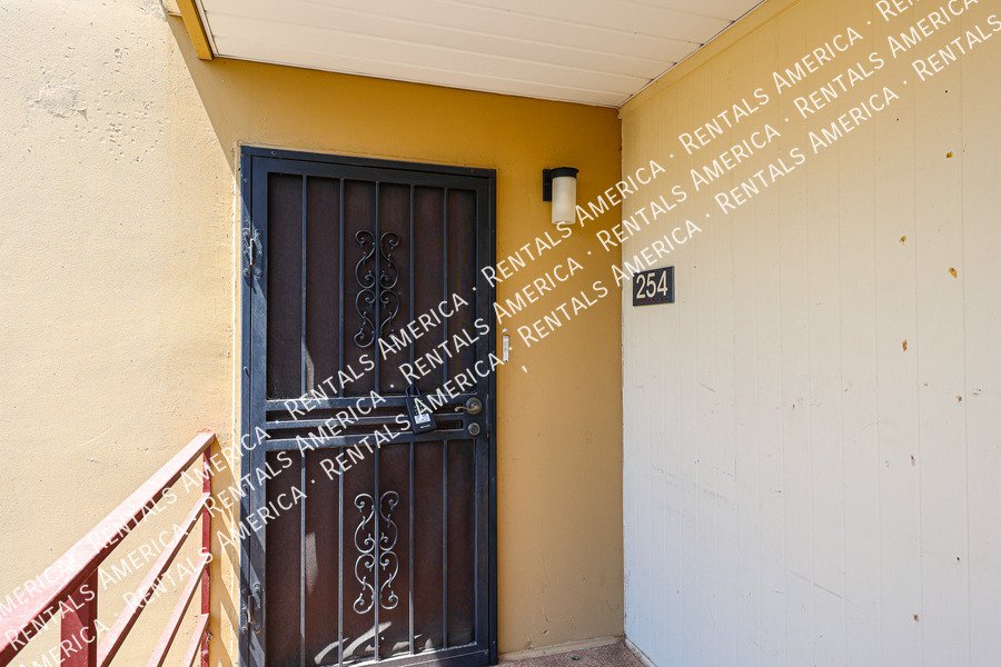 4630 N 68th St property image