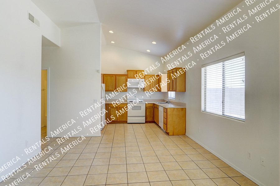 3 Bed 2 Bath in Coolidge property image