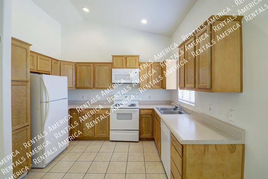 3 Bed 2 Bath in Coolidge property image