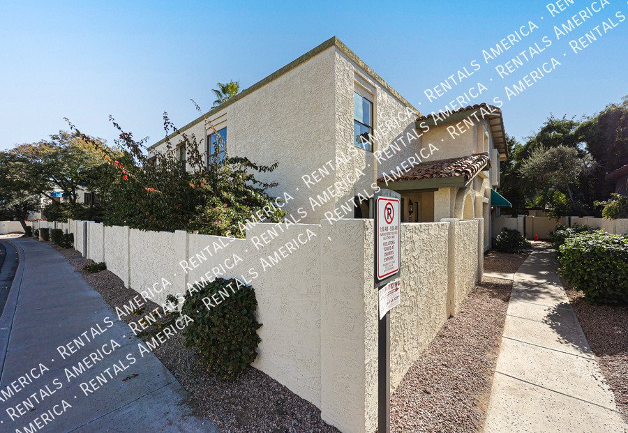 8821 S 48th St property image