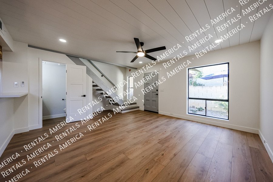 8821 S 48th St property image