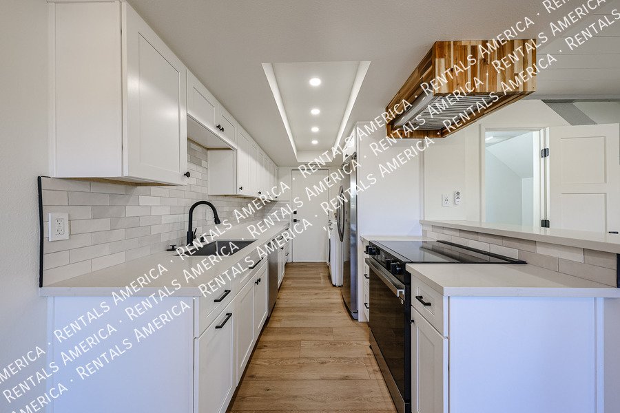 8821 S 48th St property image