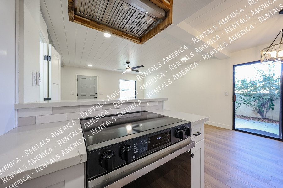 8821 S 48th St property image