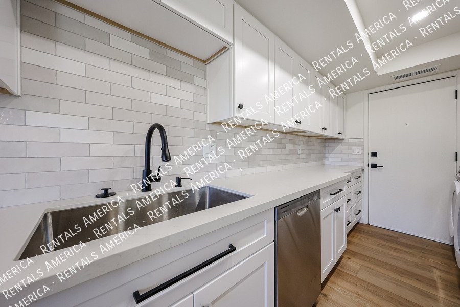 8821 S 48th St property image