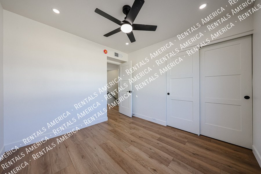 8821 S 48th St property image