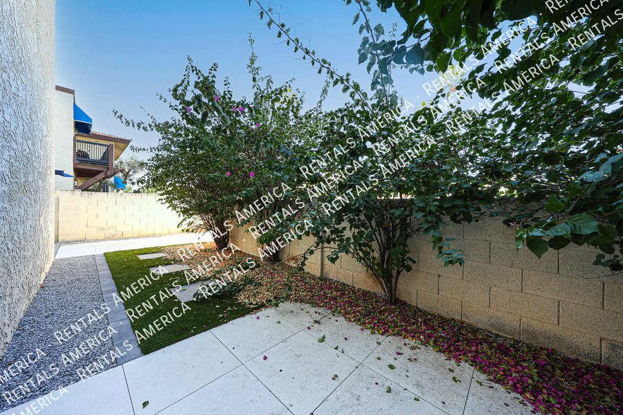 8821 S 48th St property image