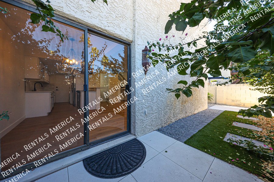 8821 S 48th St property image