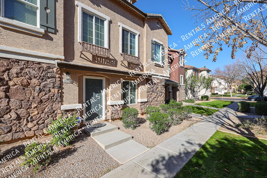 Charming 3 bedroom property image