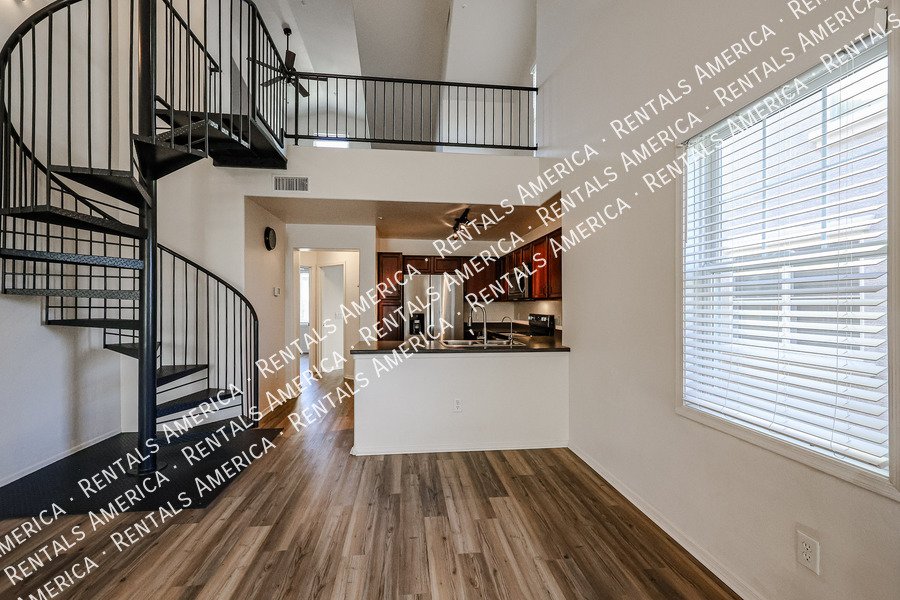 Charming 3 bedroom property image