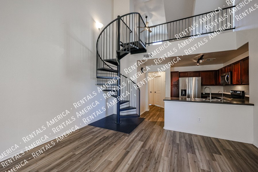 Charming 3 bedroom property image