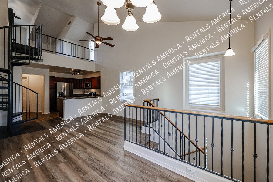 Charming 3 bedroom property image