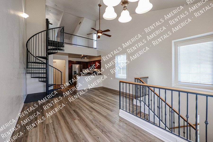 Charming 3 bedroom property image