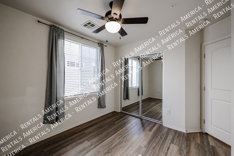 Charming 3 bedroom property image