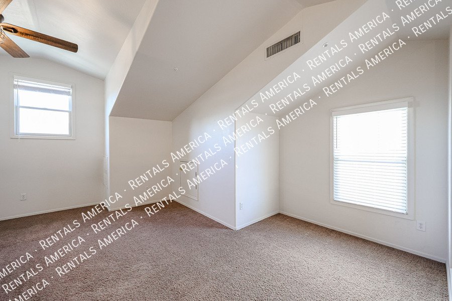 Charming 3 bedroom property image