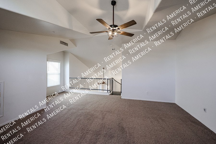 Charming 3 bedroom property image