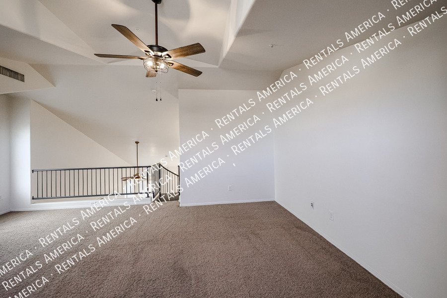 Charming 3 bedroom property image