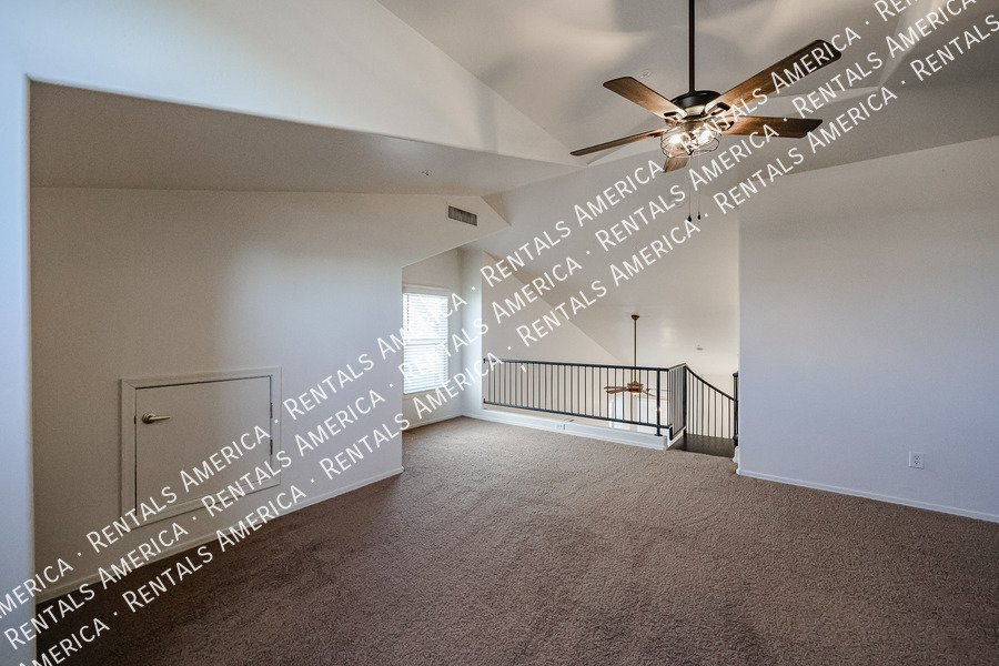 Charming 3 bedroom property image